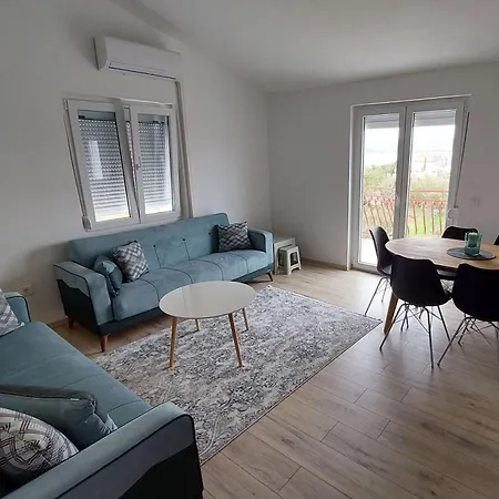 Apartment By The Sea - 19658 *